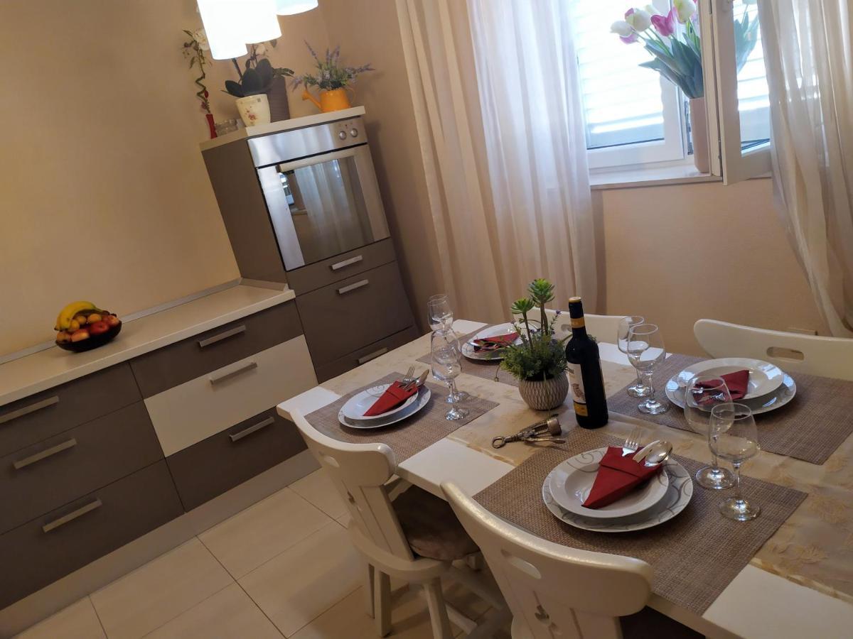 Apartment Zeljka Lovreta Макарска Экстерьер фото